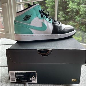 Air Jordan 1 mid (GS) tropical twist black/white